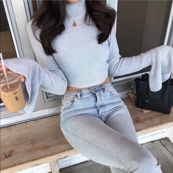 Sabo Skirt Sweaters - Gorgeous Sabo skirt blue bell sleeve sweater